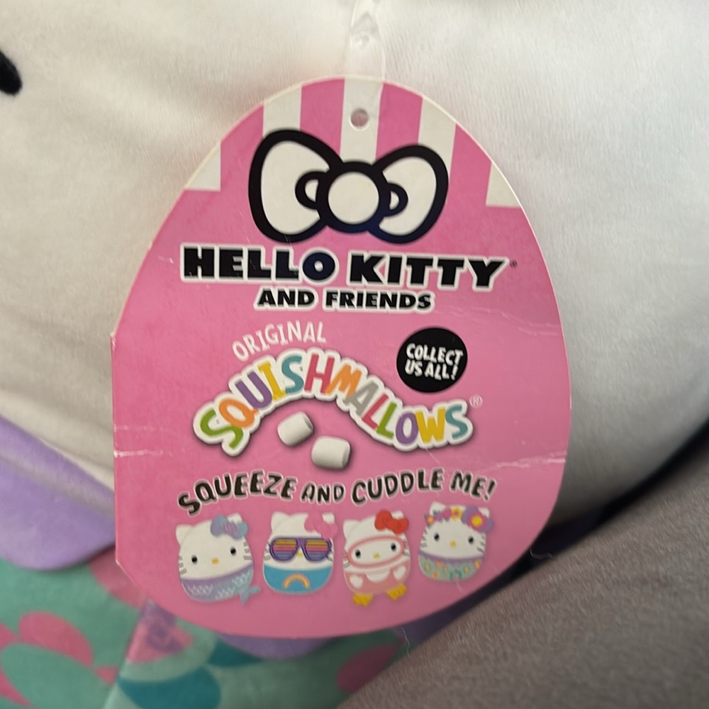 Hello Kitty Floral Original Squishmallows 24-Inch - Picture 3 of 3